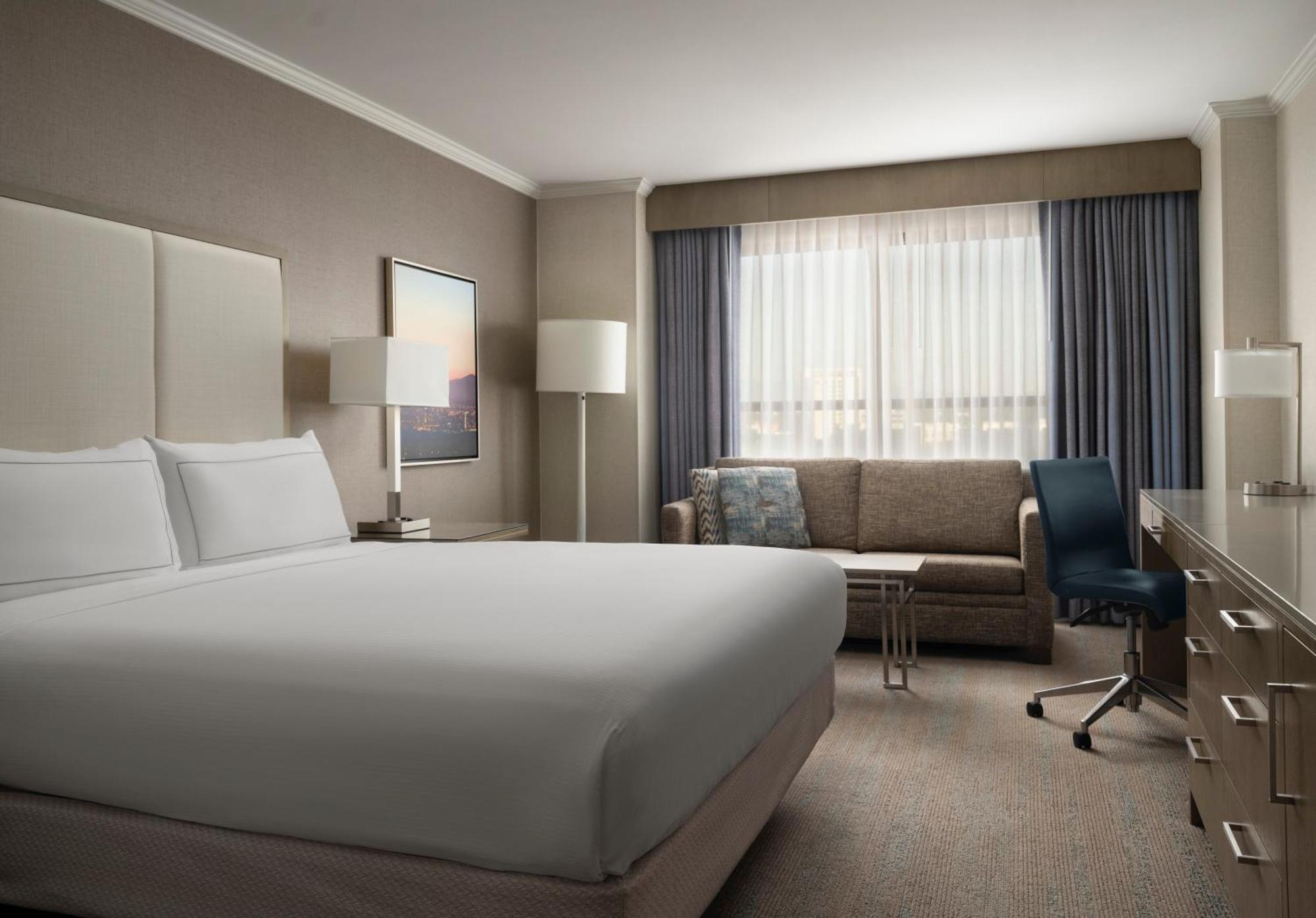 Doubletree By Hilton Irvine Spectrum Exterior foto